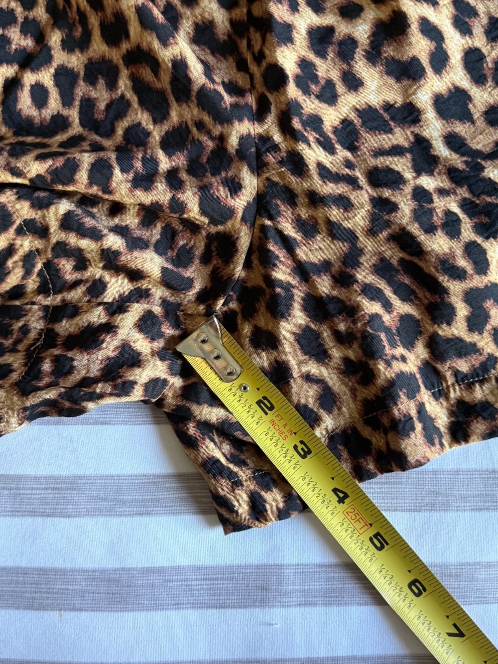 Torrid leopard print Challis shorts - size 1 - Picture 3 of 3
